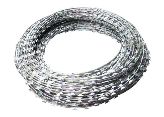 900mm 0.6mm 면도칼 가시철사 15m/Coil 높은 장력 담은 부식을 방지합니다
