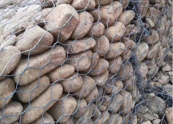 8x10cm에 의하여 직류 전기를 통하는 Gabion 상자 4mm는 모이는 6각형 철망사 쉬운 직류 전기를 통했습니다