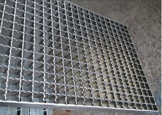 20x5 3mm 간격 ISO 9001을 비비는 건축재료 금속에 의하여 직류 전기를 통하는 강철봉