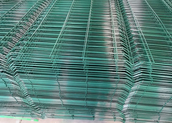 전 직류 전기를 통한 PVC 입히는 녹색 3D에 의하여 용접되는 철망사 담 4mm 2 매력적인